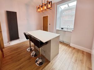 Kitchen Diner- click for photo gallery